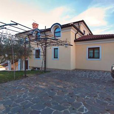 Apartments Villa Teuta อูมัค ภายนอก รูปภาพ