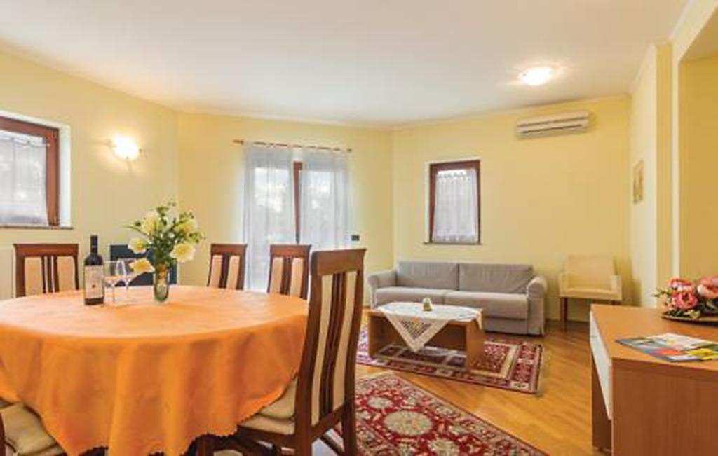 Apartments Villa Teuta อูมัค ภายนอก รูปภาพ